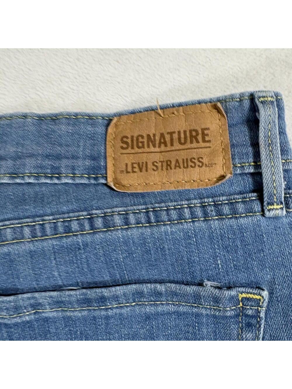 Mid Rise Capri Jeans Womens Levi Strauss Tag 6 Fit Like 30X22 Blue Stretch Denim - Picture 10 of 10